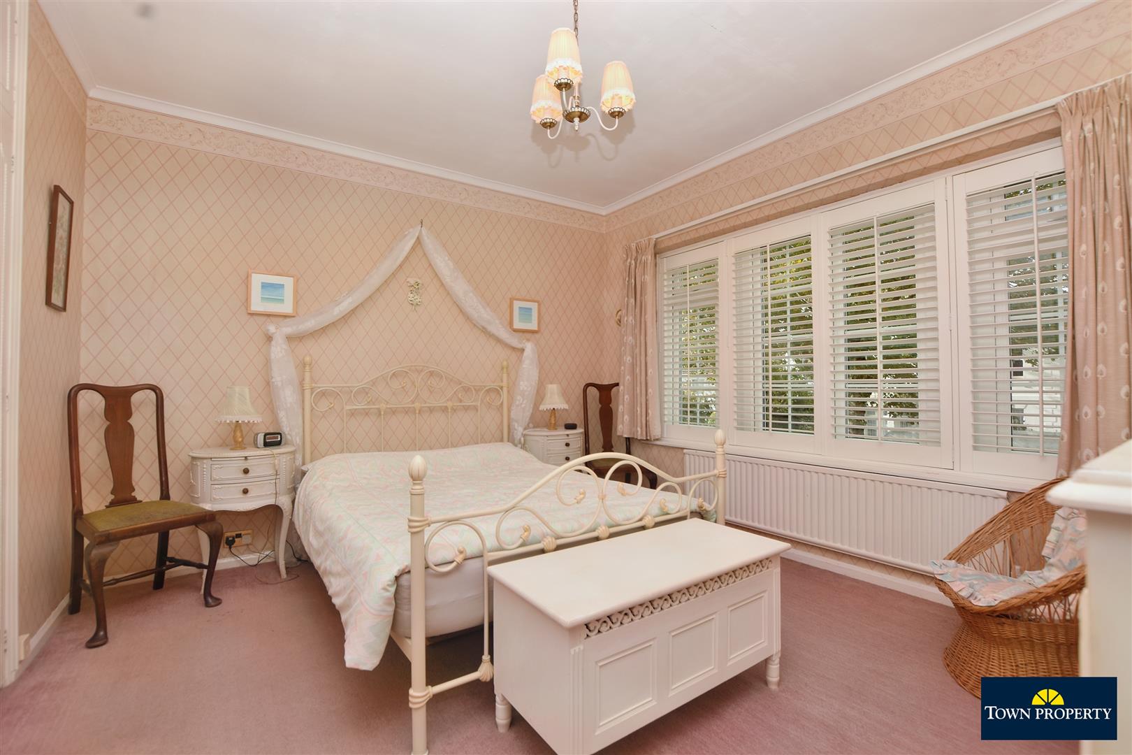 Property Details for Grange Road Eastbourne BN21 4EU Town Property